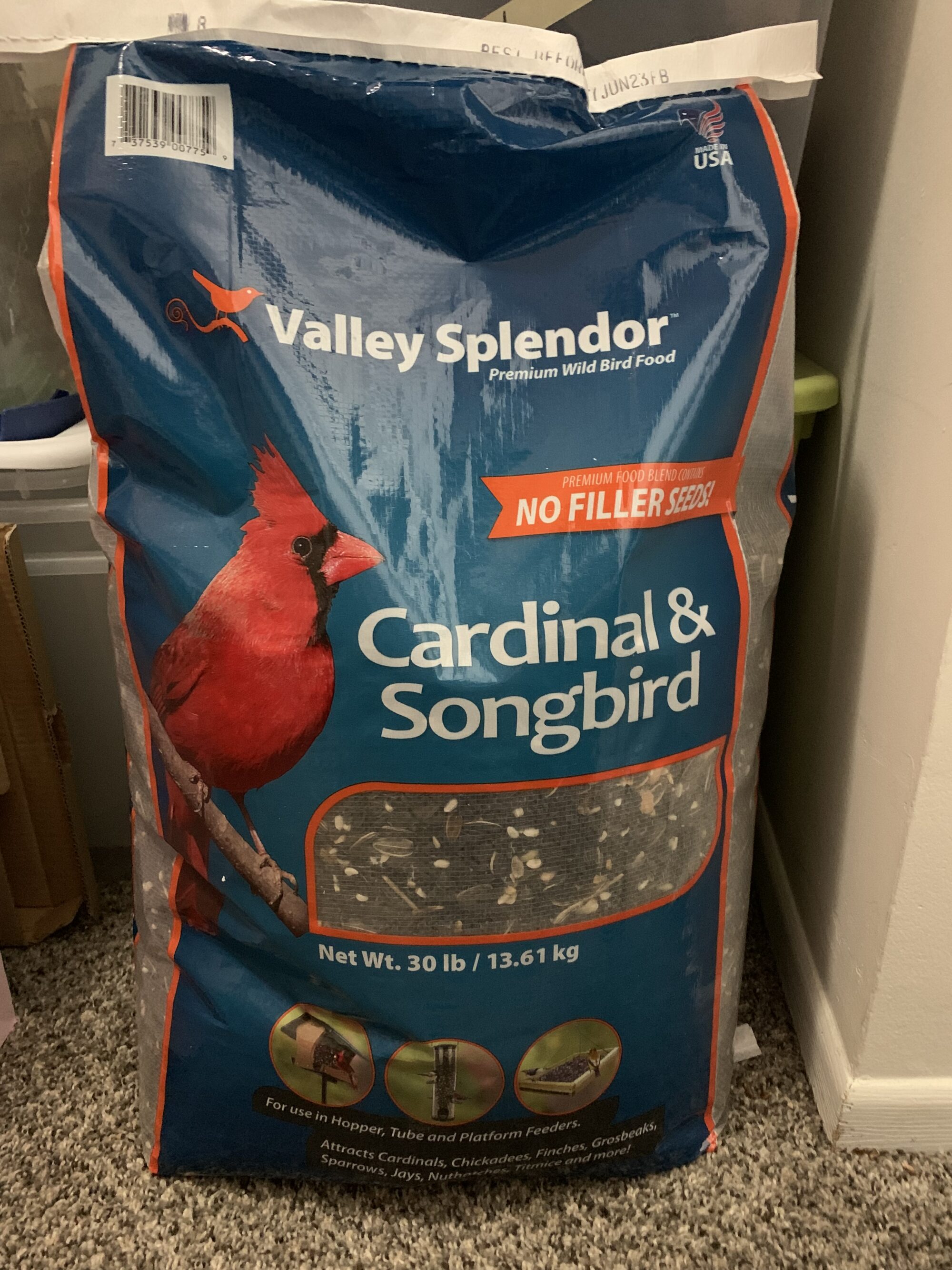 thumbnail image 2 of Schoen Farms Little Mess Wild Bird Food Mix – 6.8 Kg Bag – Clean, No-Waste Seed Blend With Sunflower Hearts & Millet – Backyard Bird Feed For Jays, Cardinals & Finches 2 of 12